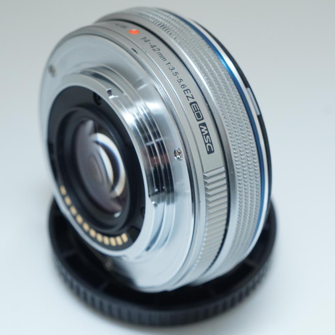 ★動画でも大満足★オリンパス14-42mm EZ パンケーキ　シルバー
