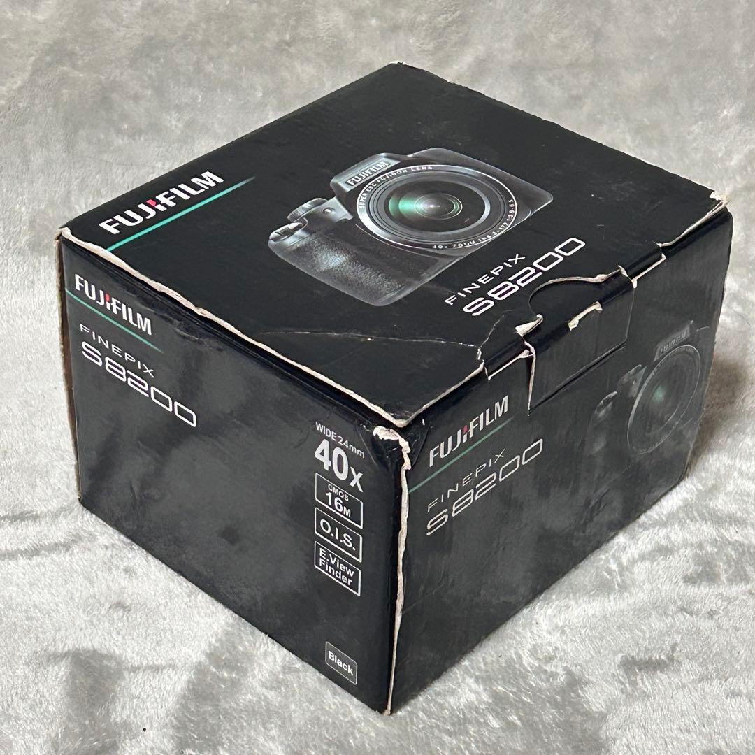 【動作品　付属品完備　美品】FUJIFILM FINEPIX S8200