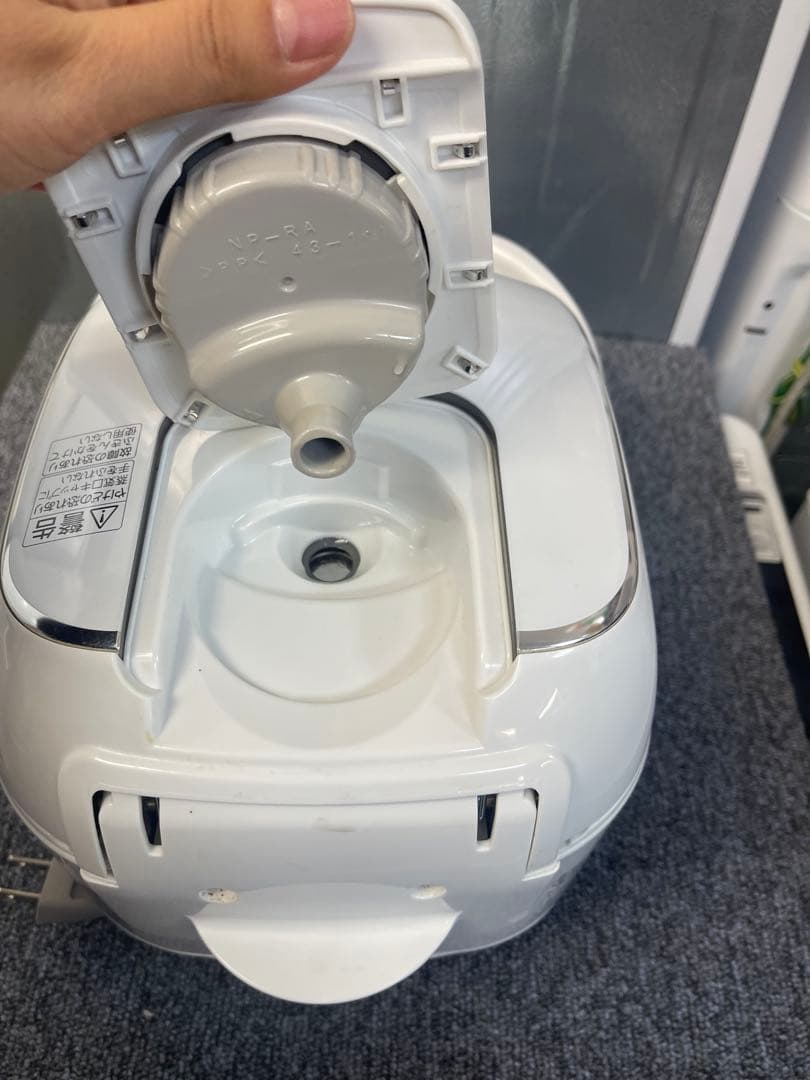 象印 炊飯器 3合 ☆圧力IH式 極め炊き 黒まる厚釜 NP-RM05 ホワイト