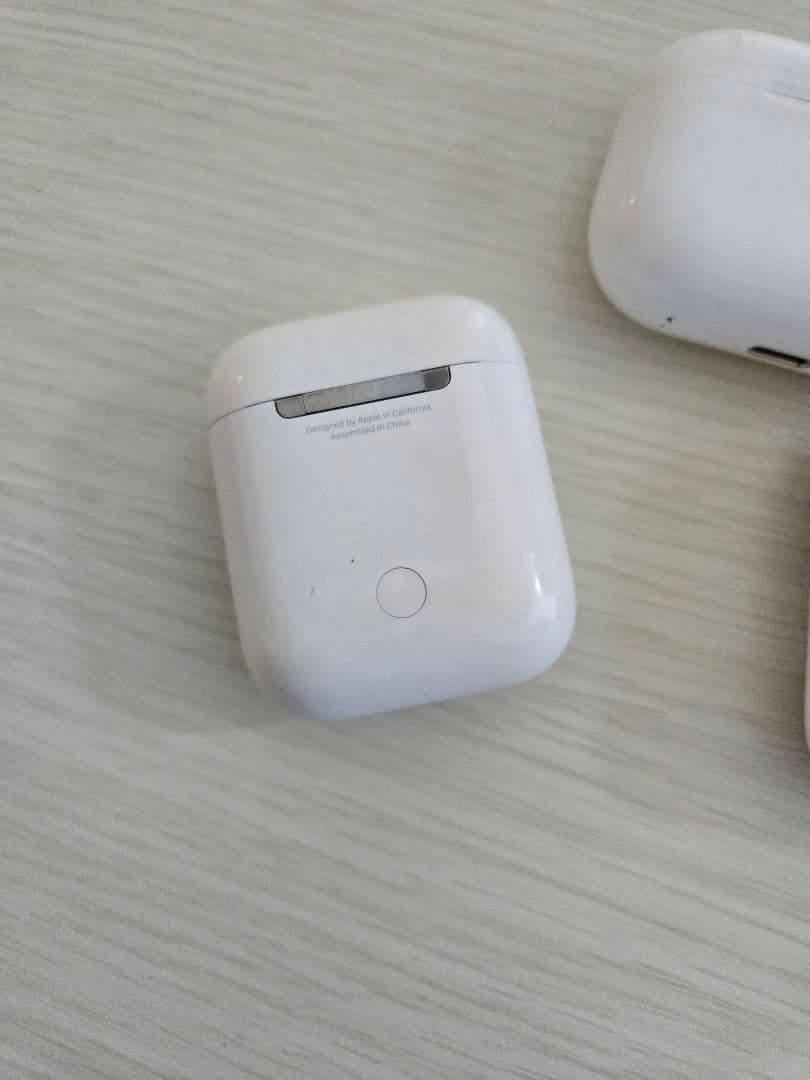 【ジャンク品】AirPods1世代２個、AirPodsPro１世代１個計３個