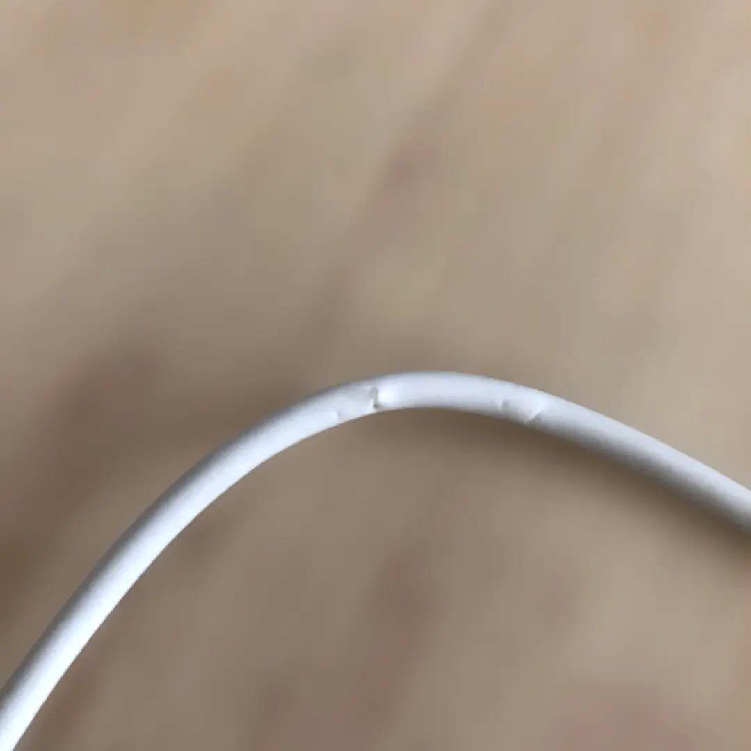 MacBook Air (13-inch, Early 2014) 充電機に傷有