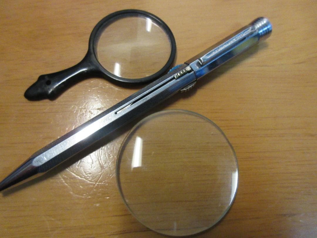 [資生堂] ４色 ペンシル ノック式 先端回転繰り出し 1.18ｍｍ