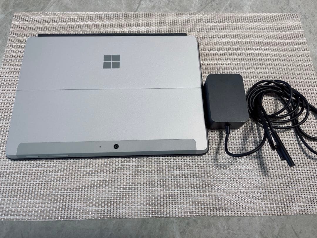Surface　Go2本体（キーボード付き）