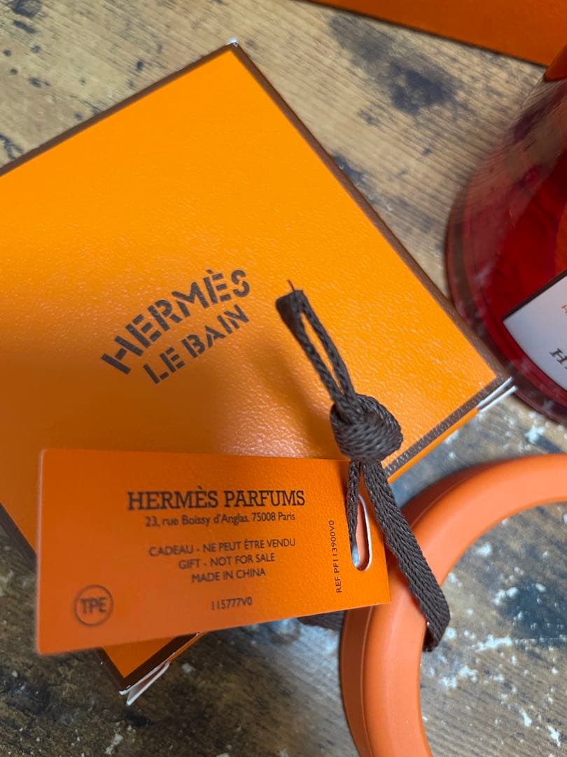 再値下げ☆新品 HERMES ハンド＆ボディクレンジングジェル滑り止めバンド付き