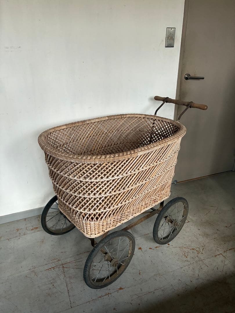 りんりん　シャビーシック　乳母車　花籠　店舗什器　ヴィンテージ　古道具