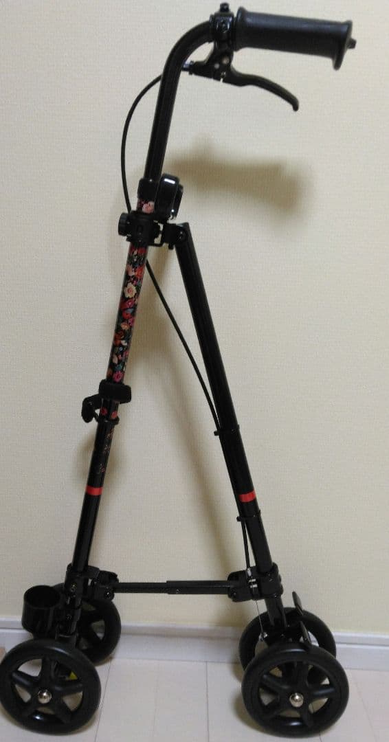 未使用・ハンドレールステッキ 歩行器 4輪　傘立てあり　カバン掛けフック付き