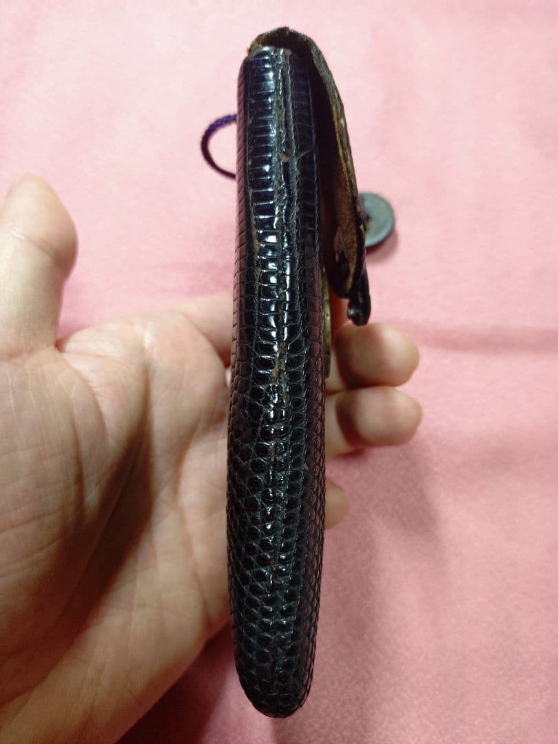 江戸 煙草入れ 本革 龍 古銭 金工 彫刻 本物 天然素材 アンティーク 工芸