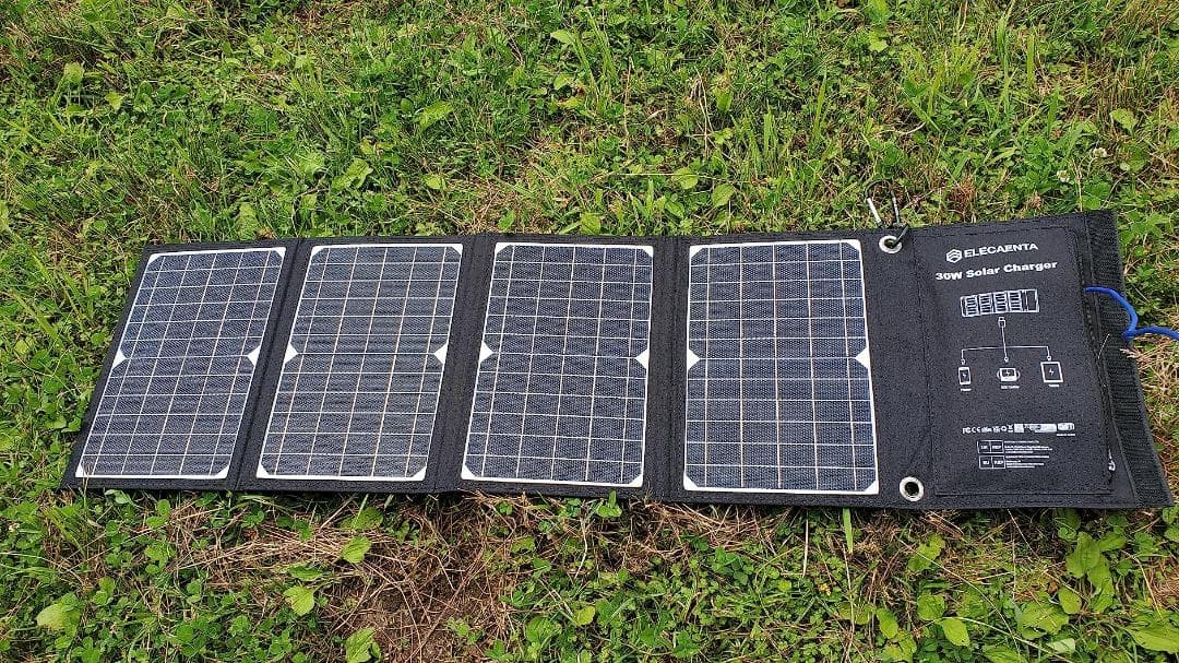 薄型 折りたたみ式 ソーラー充電器 超軽量