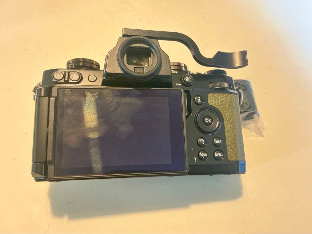 美品Nikon Z fc オリーブグリーンレンズセット オマケ多数 即持ち出し可