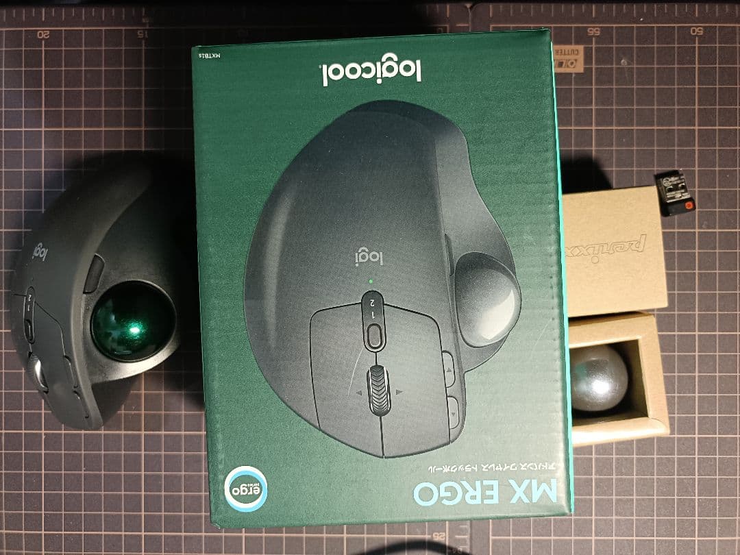 Logitech ワイヤレストラックボールマウス