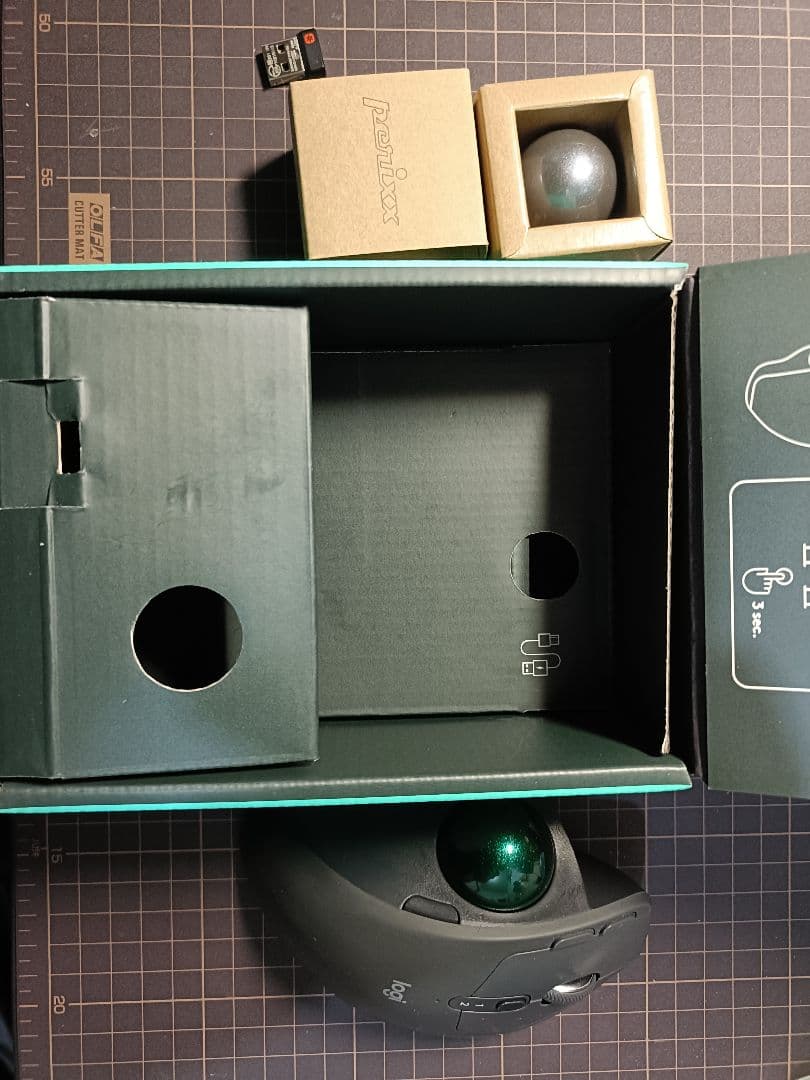 Logitech ワイヤレストラックボールマウス