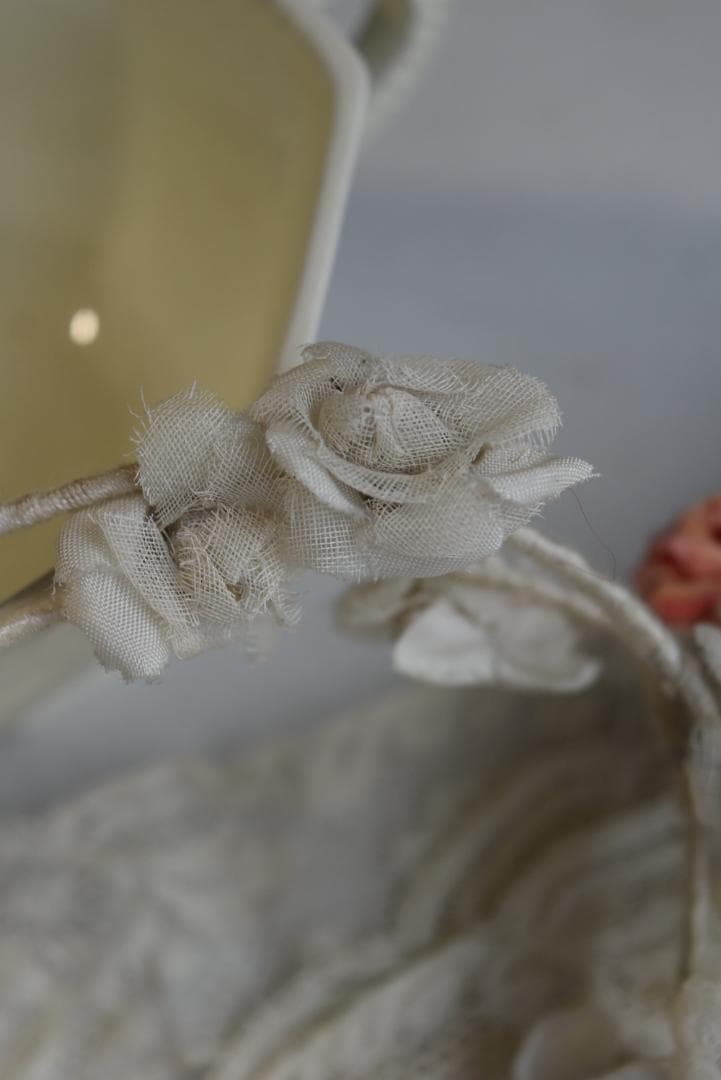 フランスアンティーク３点セット　薔薇布花ティアラ、ピンク薔薇コサージュ、レース