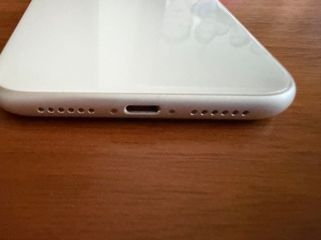 Apple iPhone 11 ホワイト 本体　ジャンク
