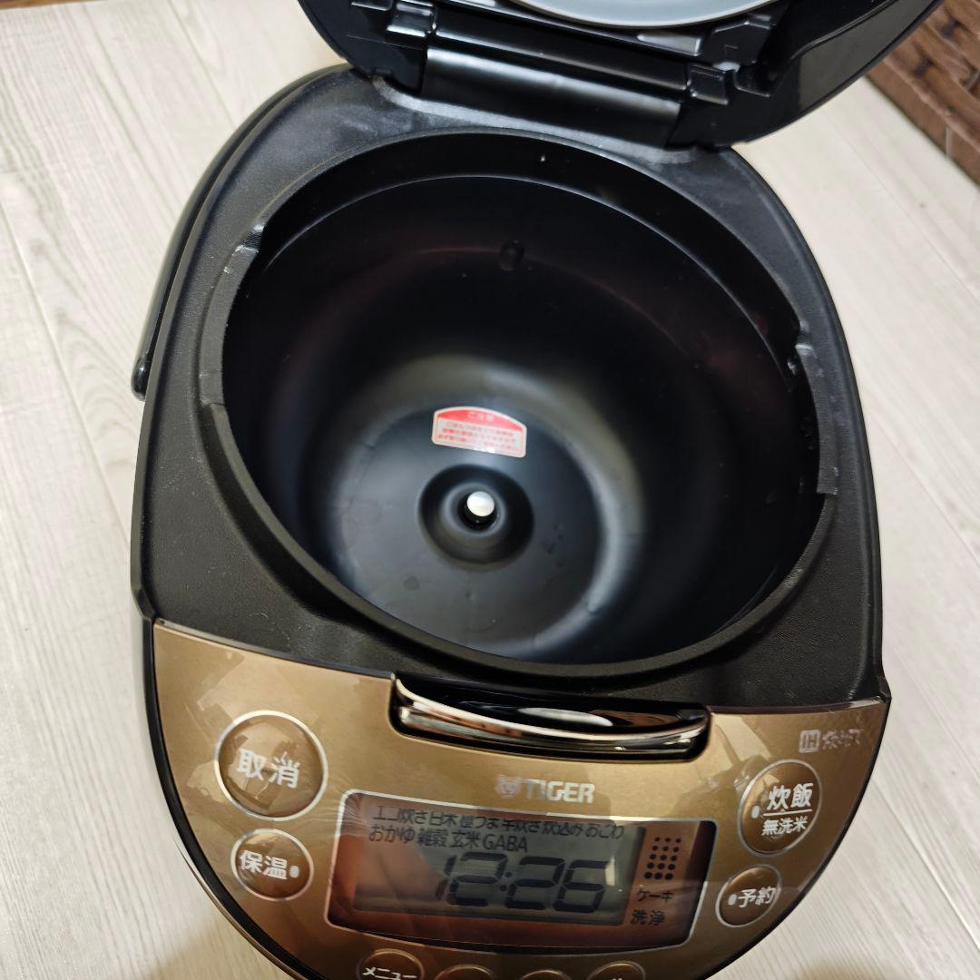 【極美品】タイガー IH炊飯ジャー 「JKT-M100」 2021年製