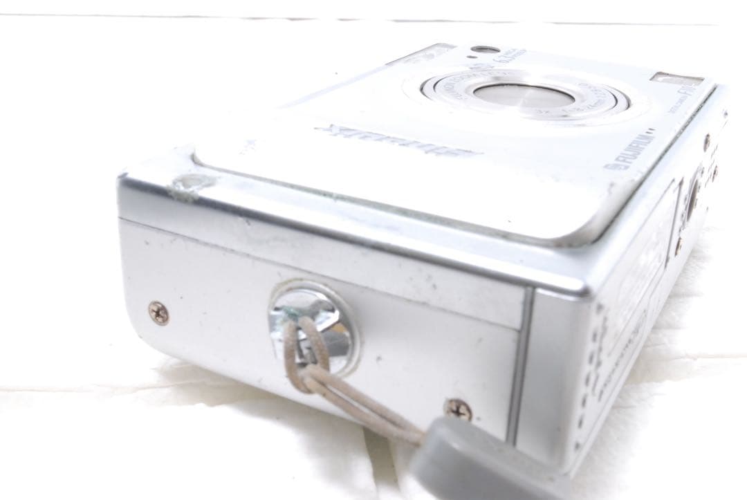 【動作確認済/訳あり】FUJIFILM FinePix F10 本体＋バッテリー