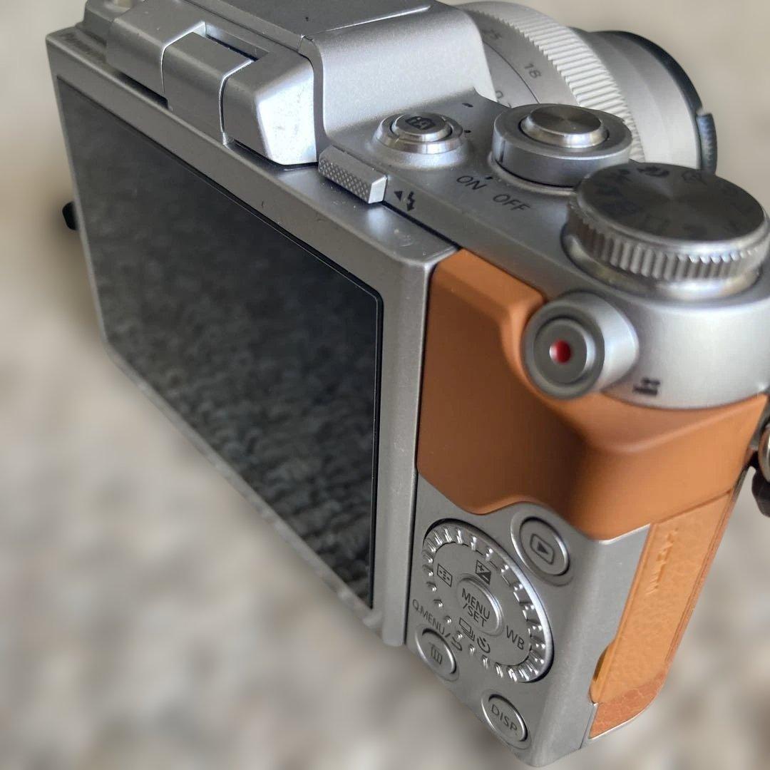 Panasonic パナソニックLUMIX G DMC-GF7