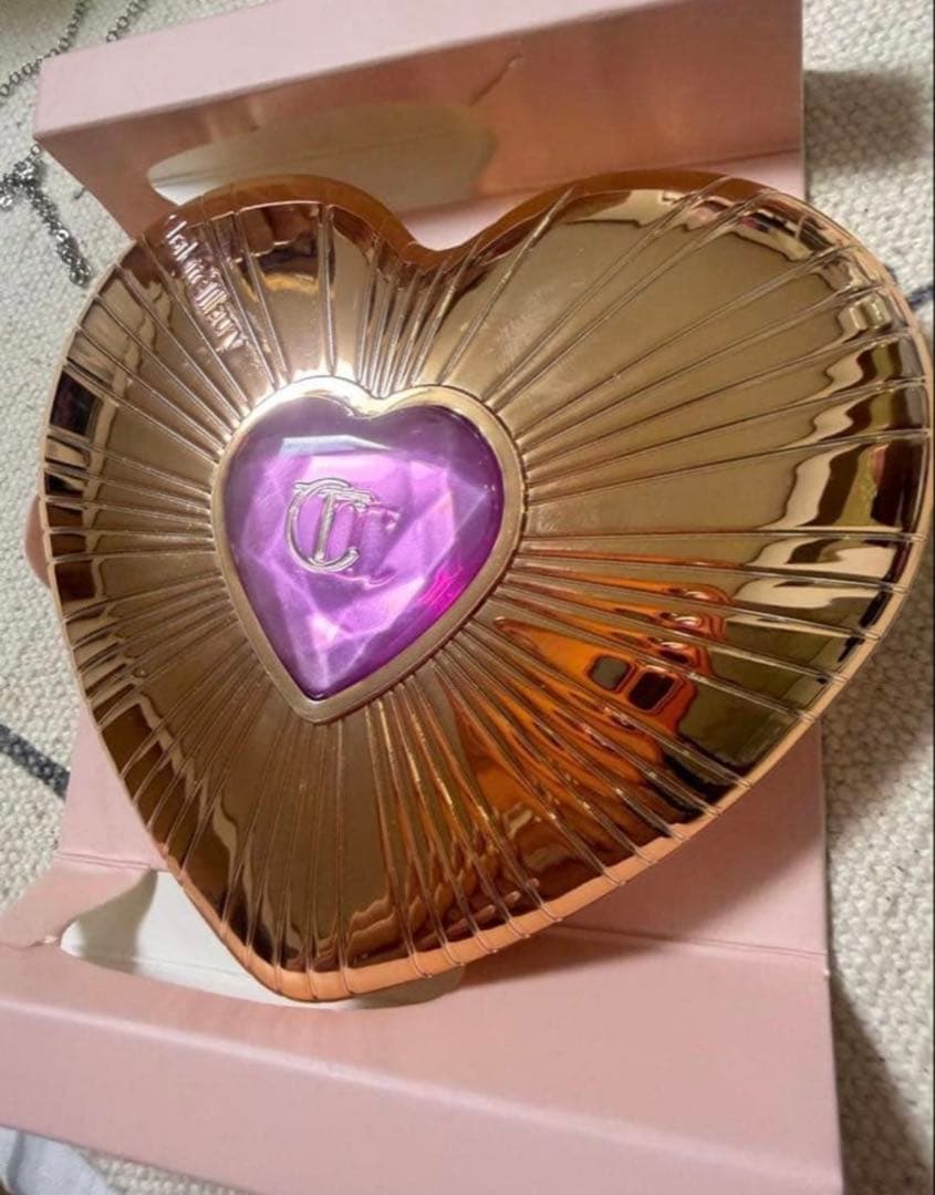 Charlotte Tilbury ハート型パウダーチーク