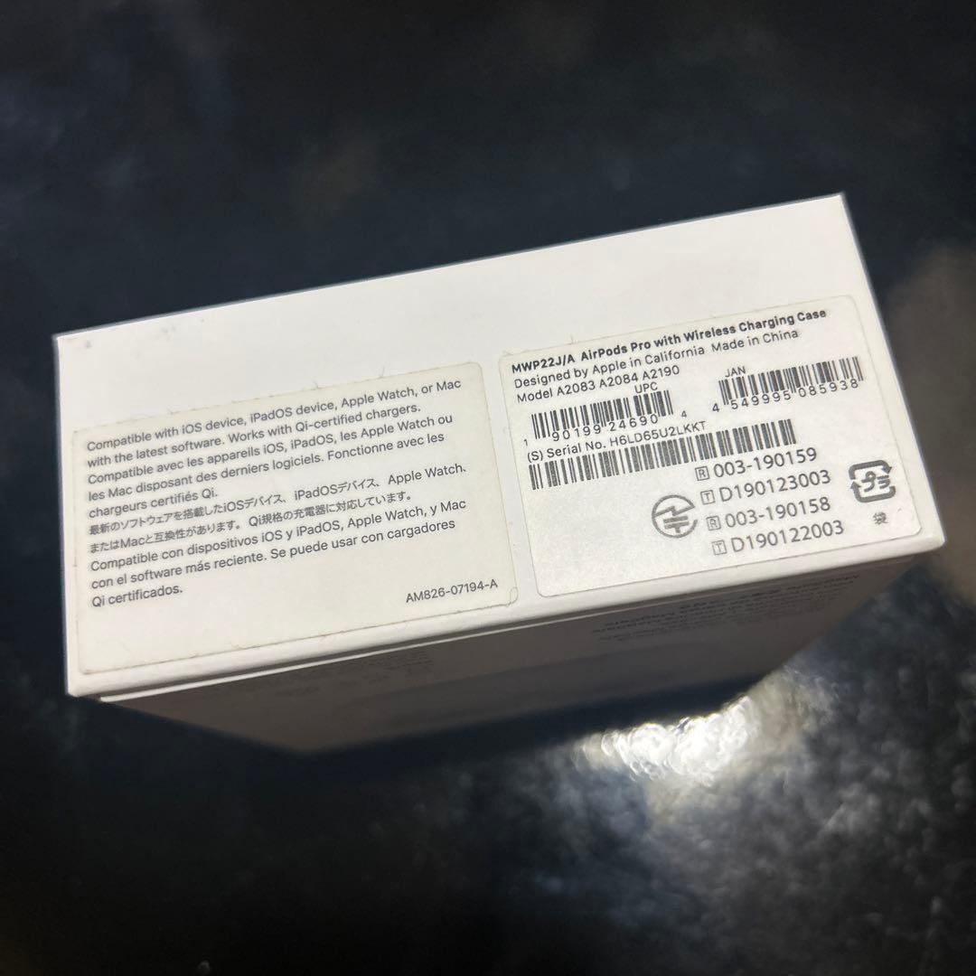 Apple AirPods Pro MWP22JA 充電ケースと左耳のみ