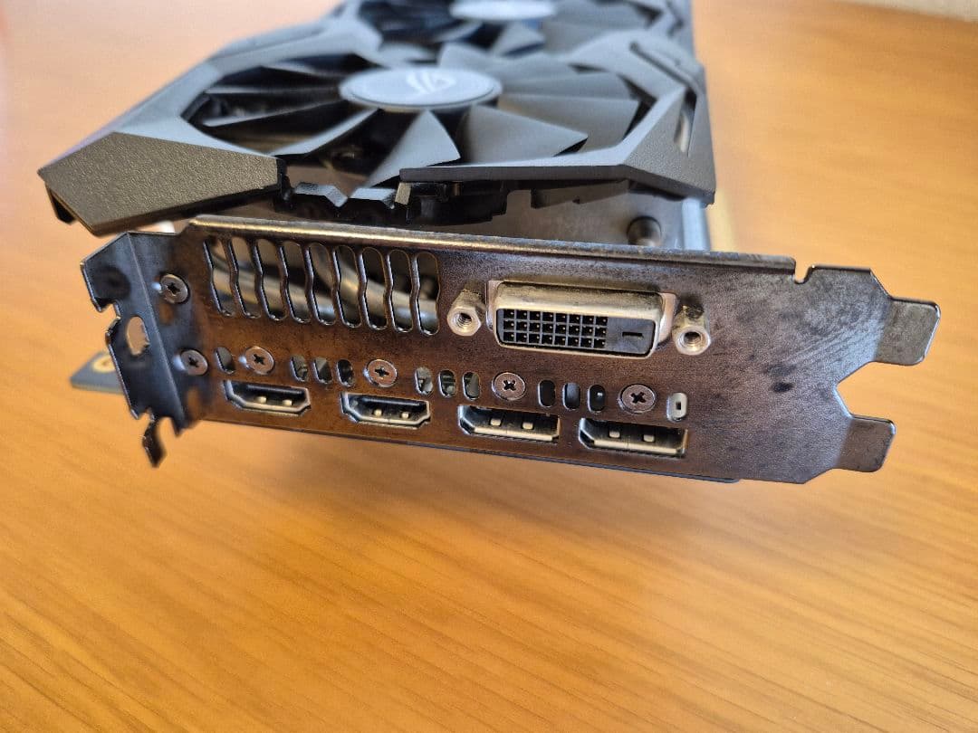 ASUS ROG STRIX GTX 1070 Ti 動作確認済み