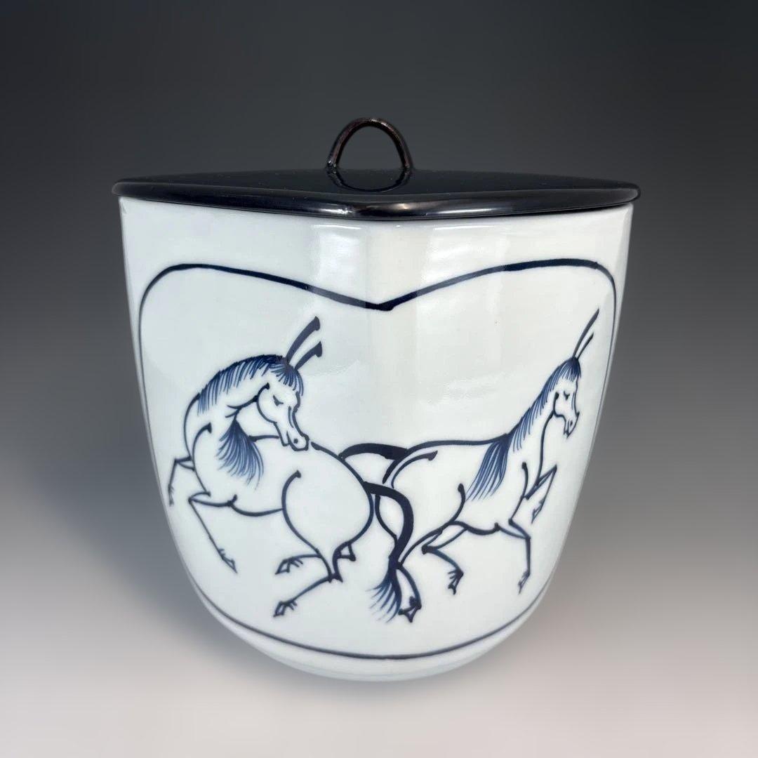 【中古品】富田静山造　菱馬水指（共箱）今年は午年　USED〈税込・送料込〉