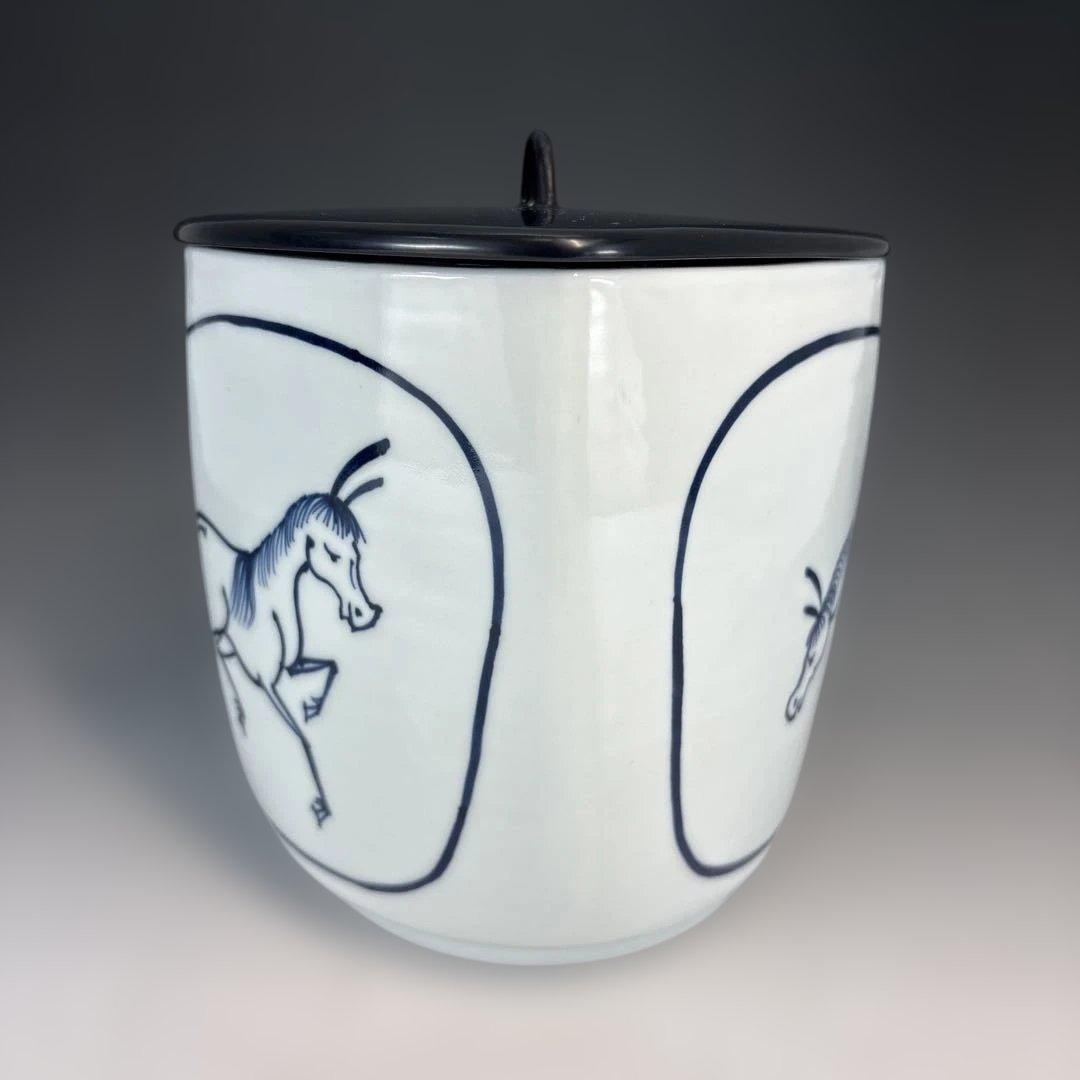【中古品】富田静山造　菱馬水指（共箱）今年は午年　USED〈税込・送料込〉