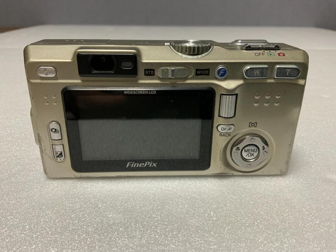 FUJIFILM FinePix F710 シルバー
