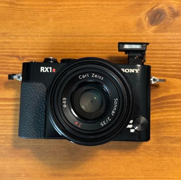 SONY RX1R ソニー（電池４本＋ブラックミストフィルター付）美品