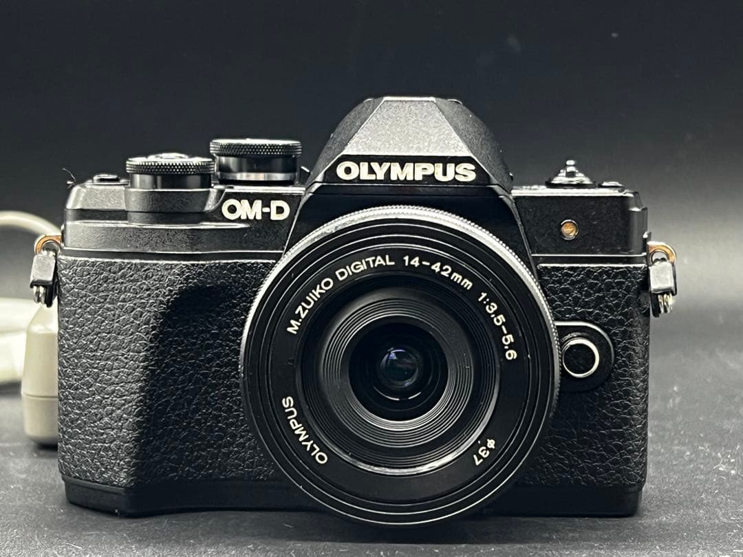 OLYMPUS OM-D E-M10 Markiii シャッター数約21000回
