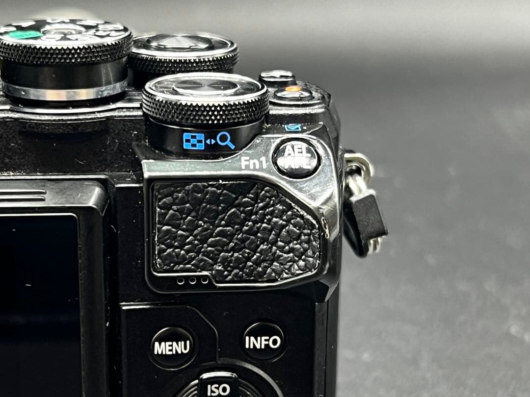 OLYMPUS OM-D E-M10 Markiii シャッター数約21000回
