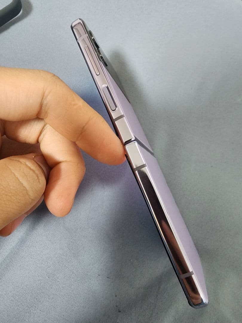 価格交渉OKSamsung Galaxy Z Flip4動作良好フィルムケース付