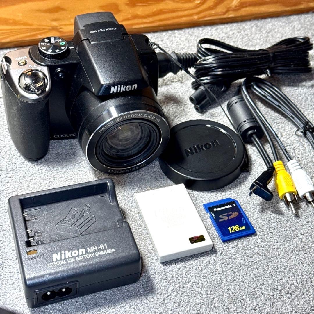 ☆動作OK Nikon coolpix P90 バッテリー&充電器&SDカード付