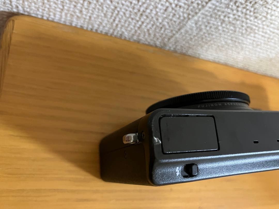 美品　動作品　FUJIFILM フジフイルム　XQ2 黒　デジカメ