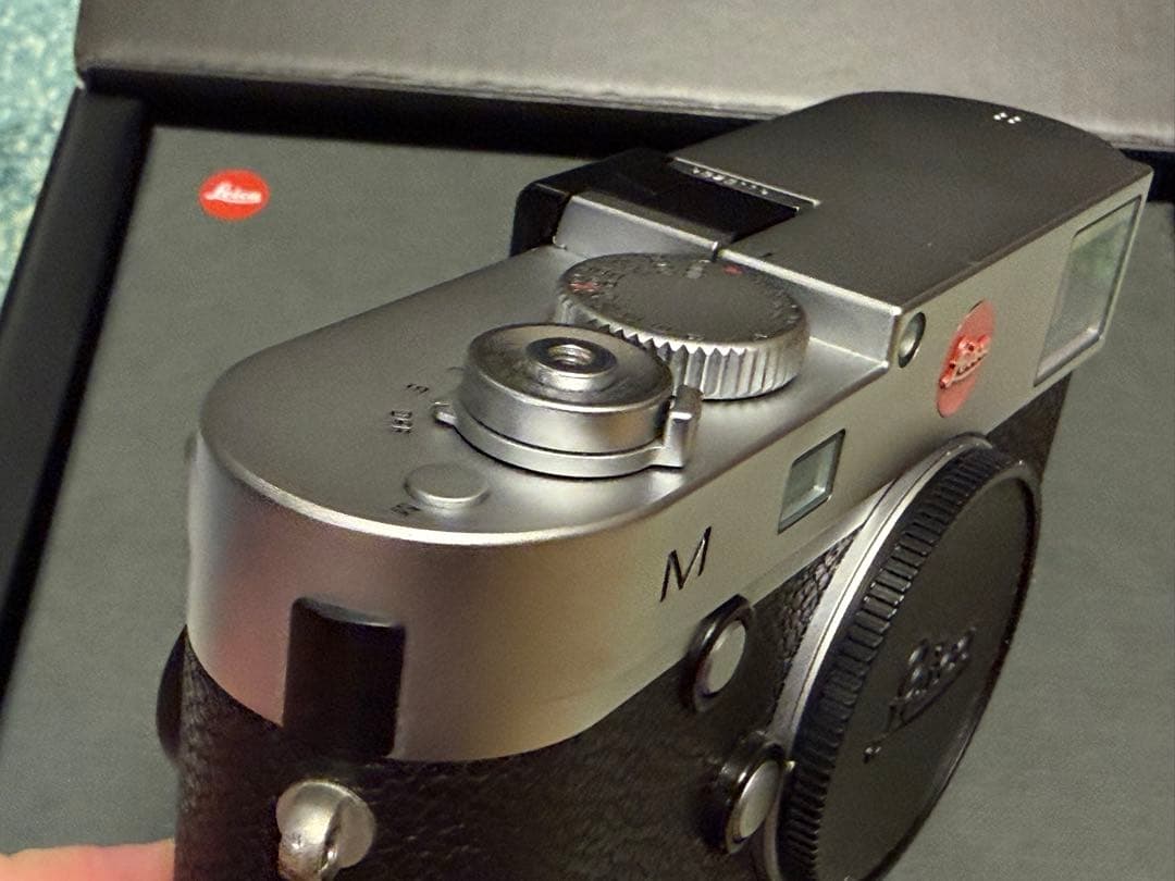 ライカ Leica M240シルバークローム【防湿庫保管・予備純正バッテリー付】