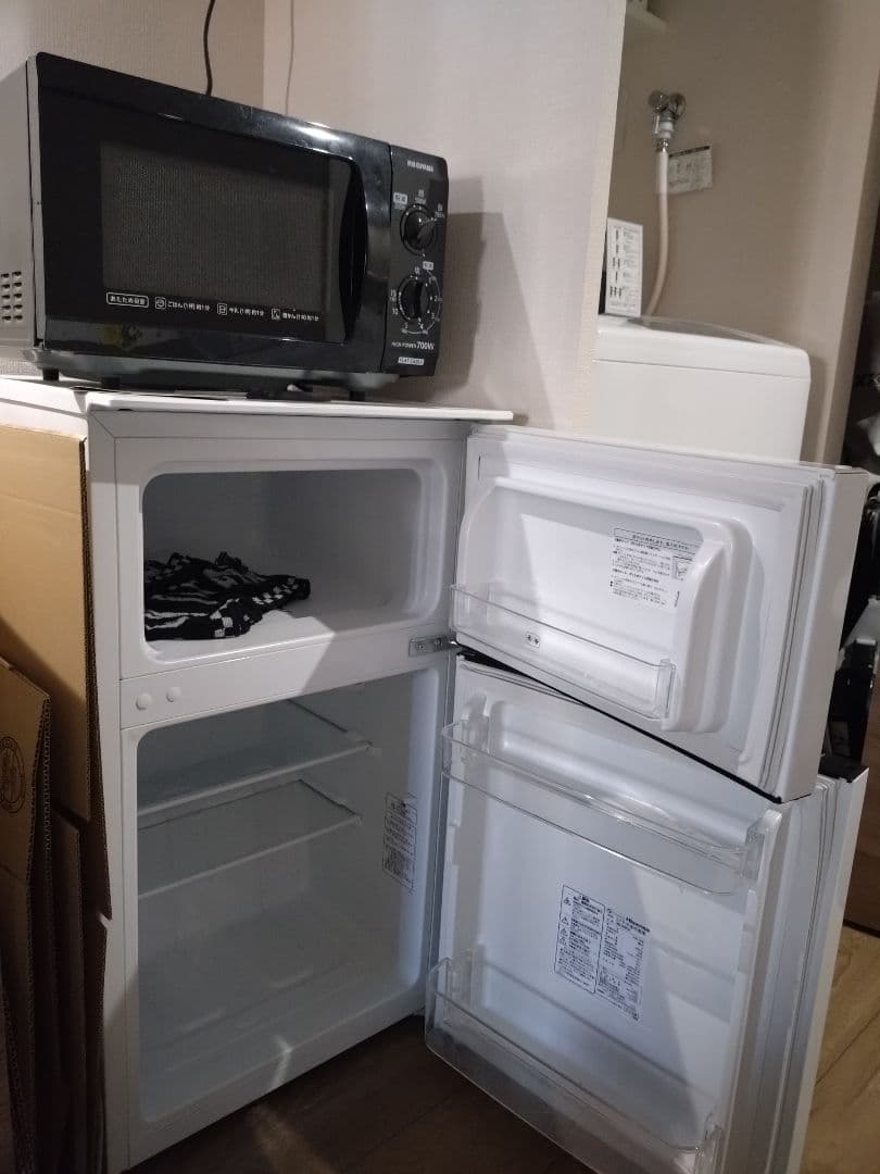【chorry専用】Hisense 2ドア冷蔵庫 HR-B95A