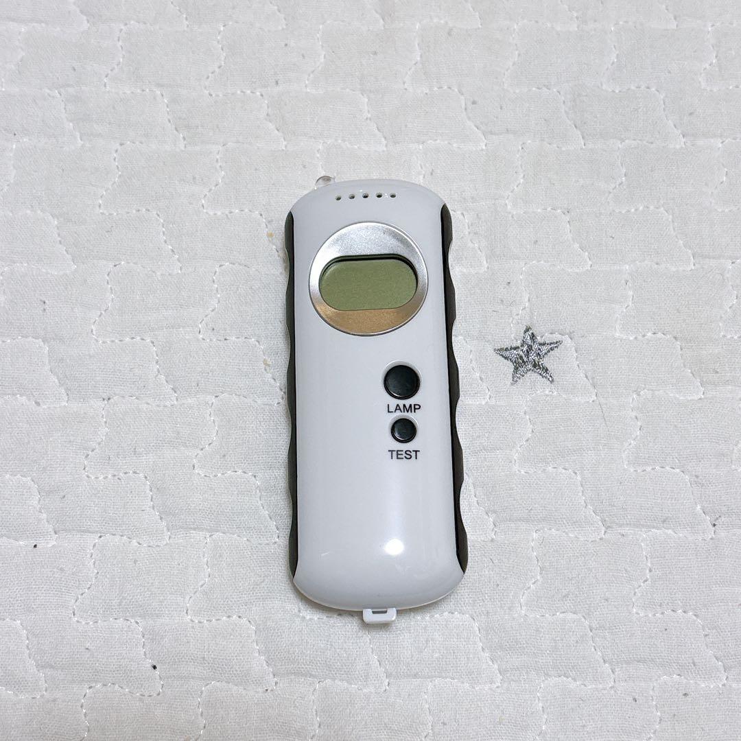 ⭐️匿名発送⭐️アルコール検知器 アルコールチェッカー 飲酒検知器 小型 白 簡単