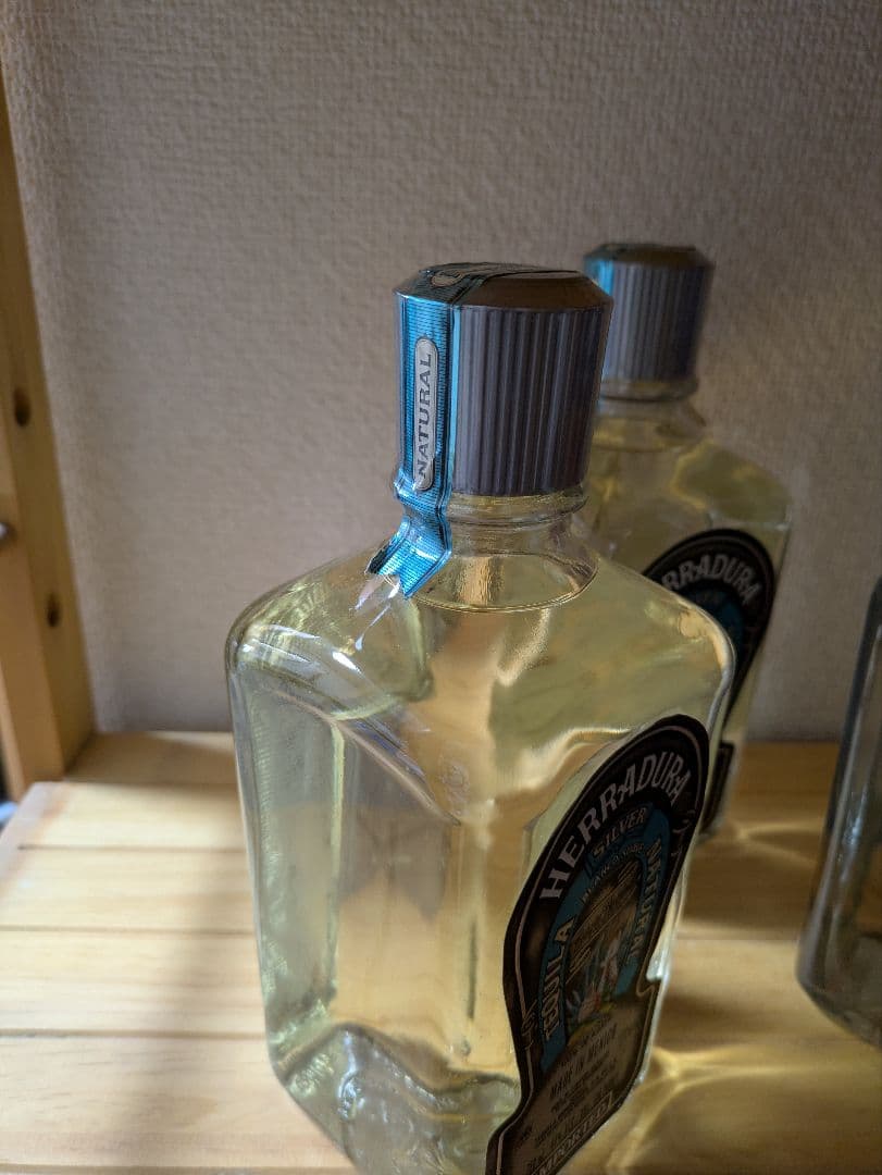 旧ラベル【古酒】　HERRADURA シルバー テキーラ 750ml①