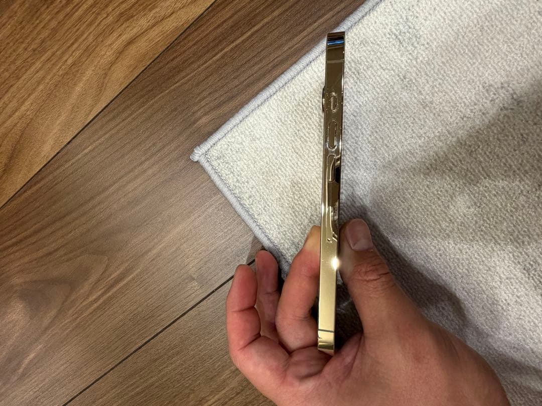 iPhone 13pro ゴールド　256GB