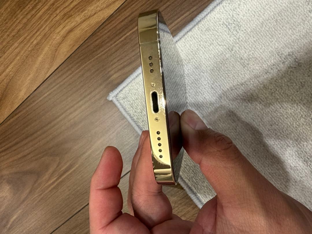 iPhone 13pro ゴールド　256GB