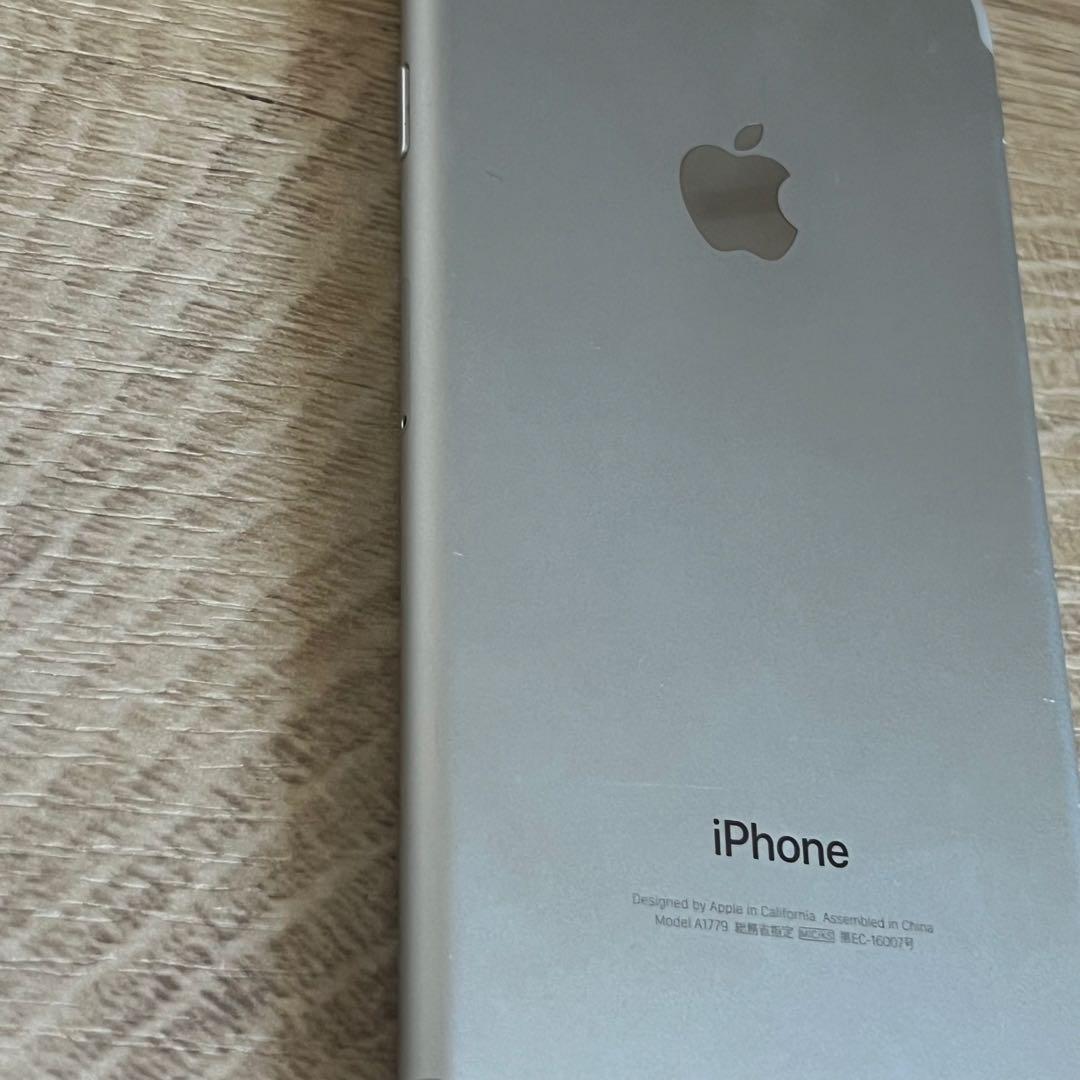 iPhone 7 Silver 32 GB SIMフリー