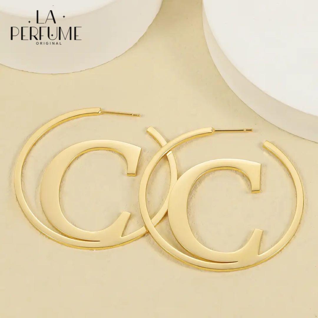 名入れ♡イニシャル1字✨フープピアス カスタムピアス ビッグピアス ハンドメイド