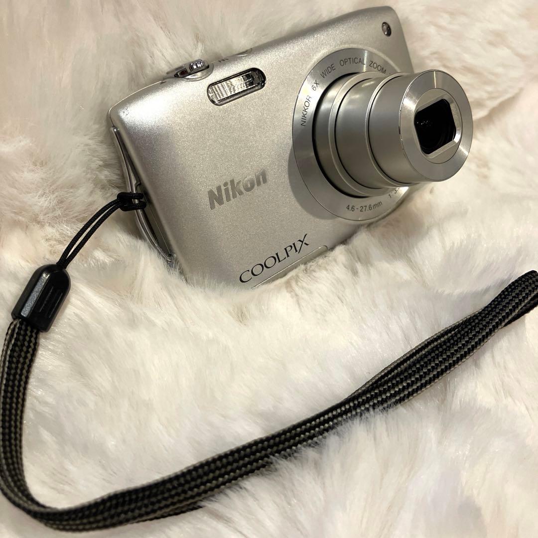 Nikon COOLPIX Ｓ3300 コンパクトデジタルカメラ　本体のみ