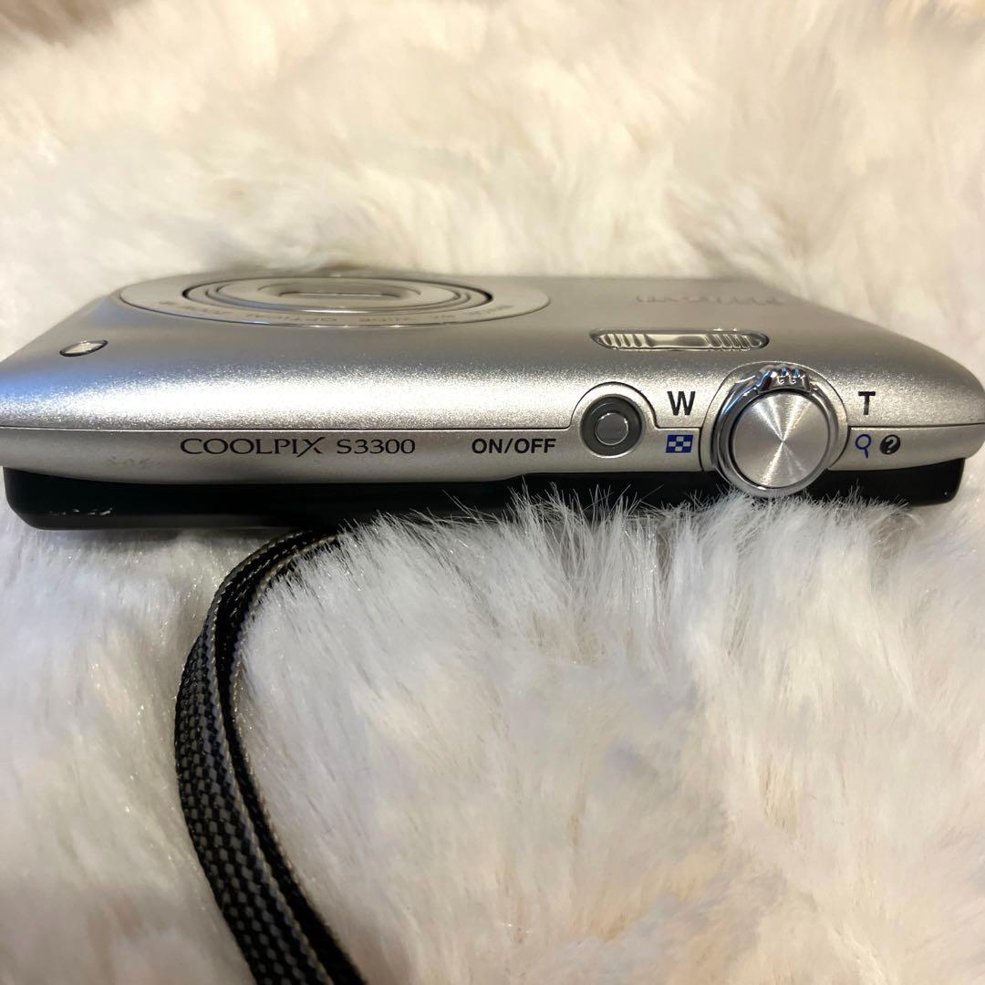 Nikon COOLPIX Ｓ3300 コンパクトデジタルカメラ　本体のみ