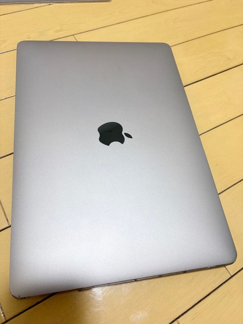 z*g様 300円スタートMacBook Pro M1 シルバー