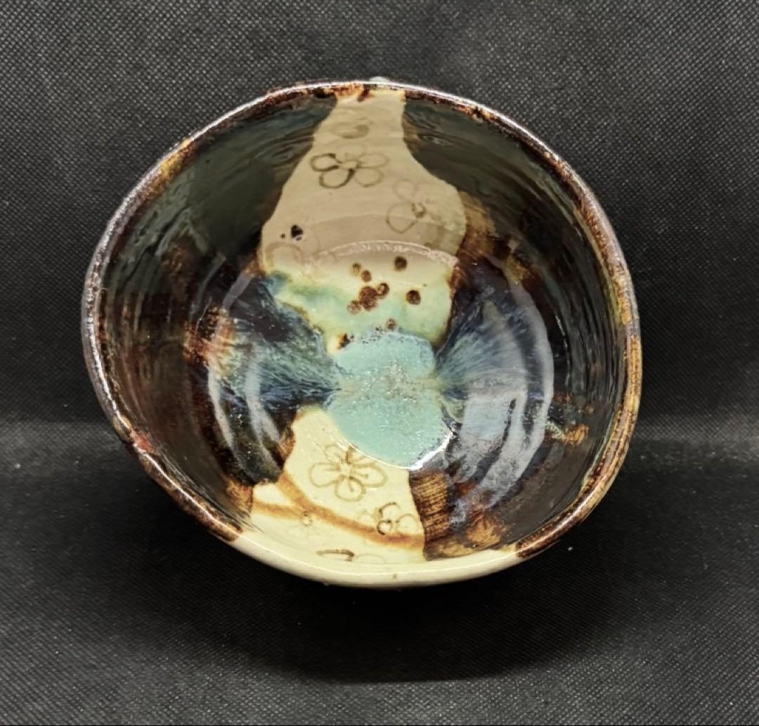 黒織部沓形茶碗　花　碧白窯変　縮緬皺