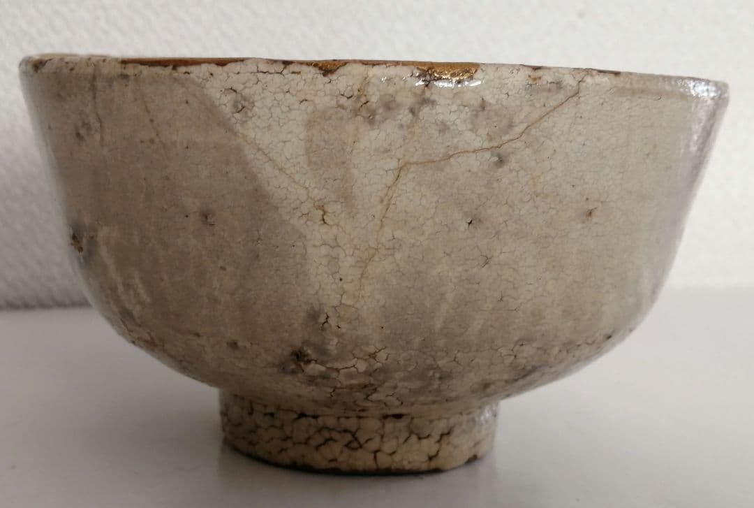 粉引　萩茶碗