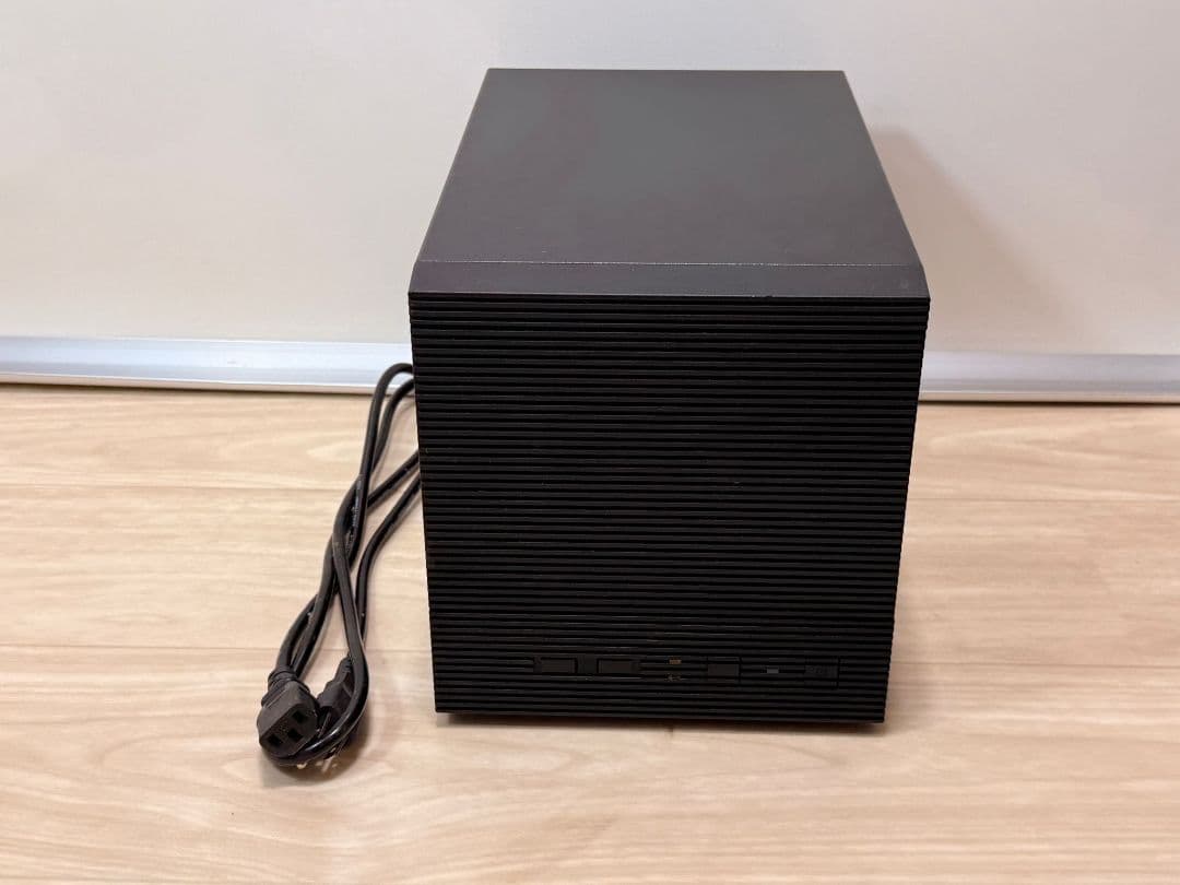 NUUO NT-4040Titan ブラック ハードドライブ2台付き