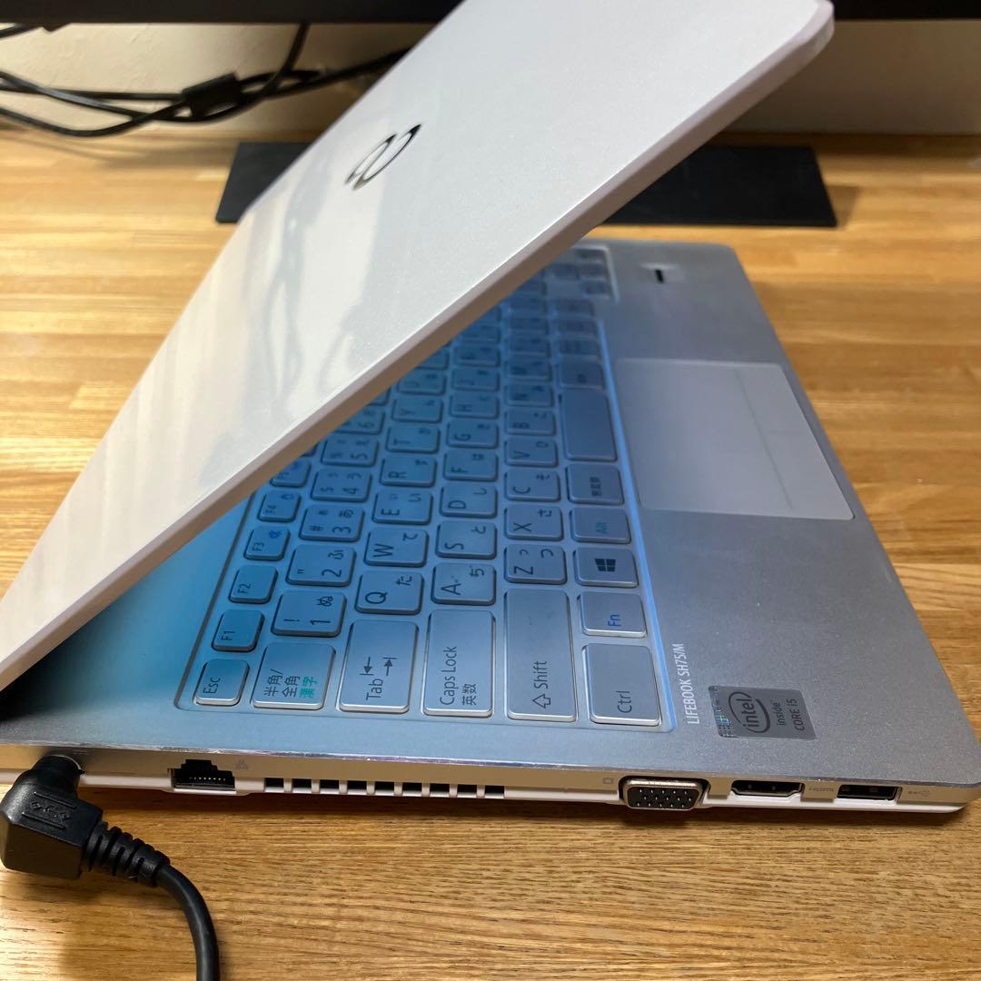 富士通　LIFEBOOK SH75/M HDD1TB i5