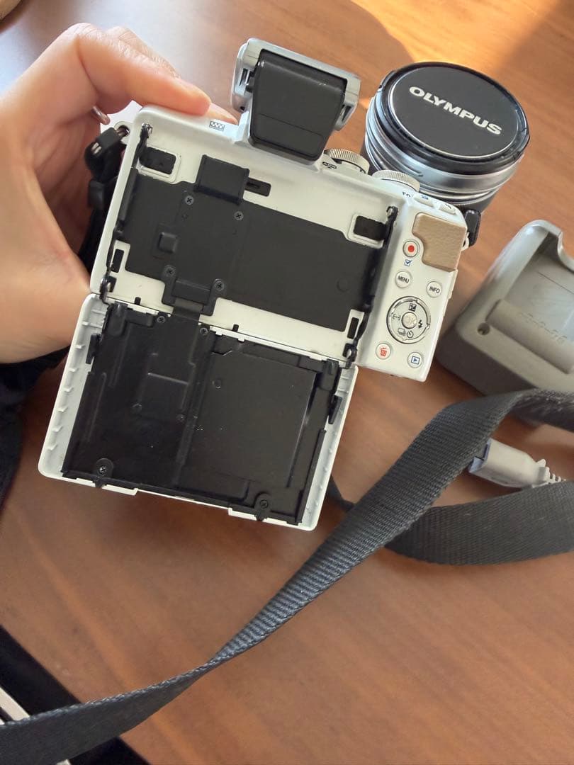 Olympus PEN E-PL7 ミラーレス一眼カメラ
