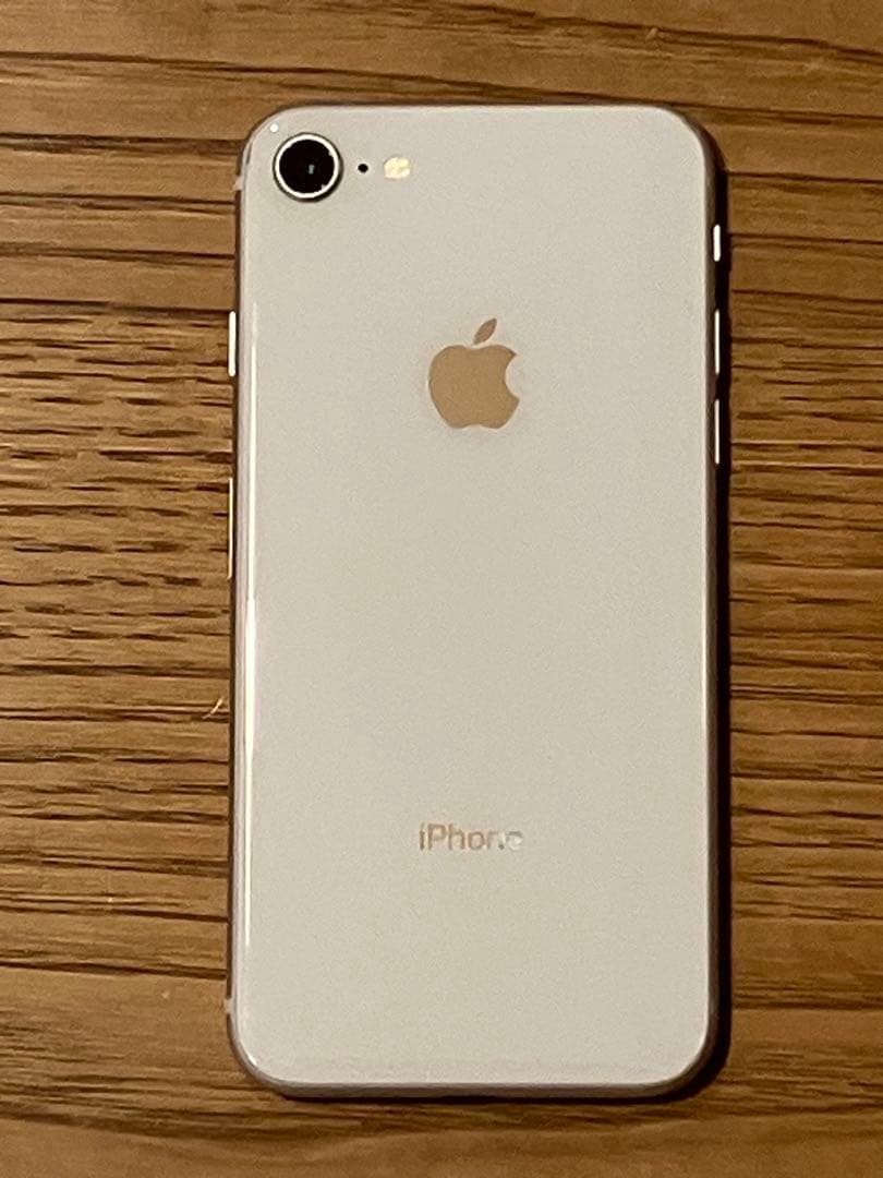 Apple iPhone 8 ホワイト　ジャンク