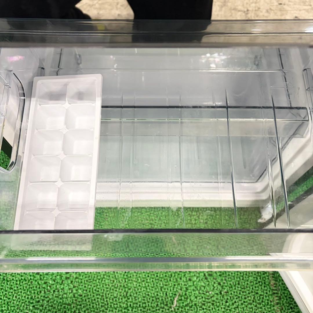 924 一人暮らし向け冷蔵庫　鏡面　121L 右開き　2ドア　小型　極美品